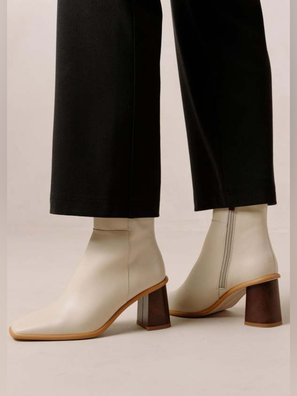 Alohas West Boots in Cream Sz 36, 6 US